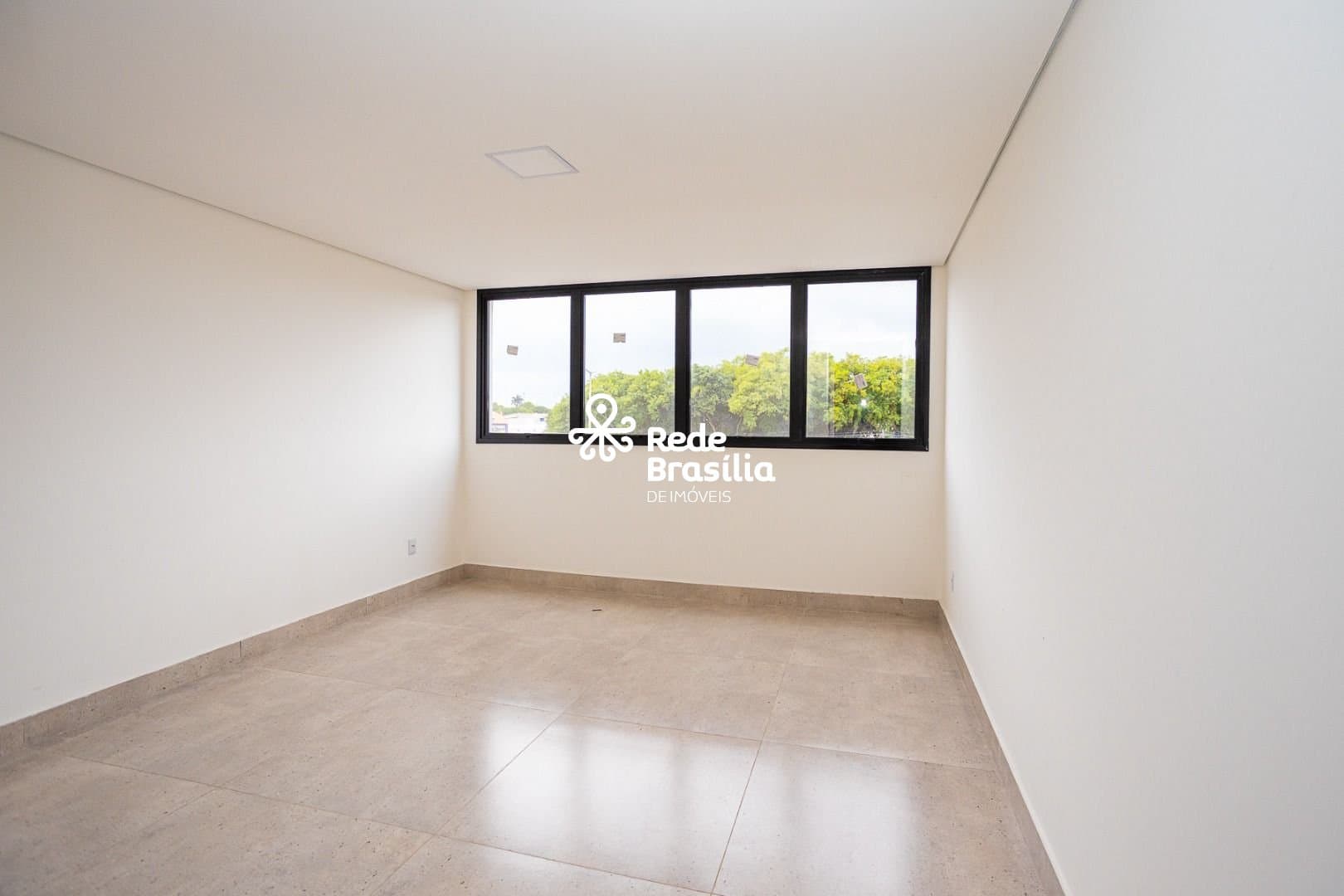 Imagem da propriedade TH27733 12