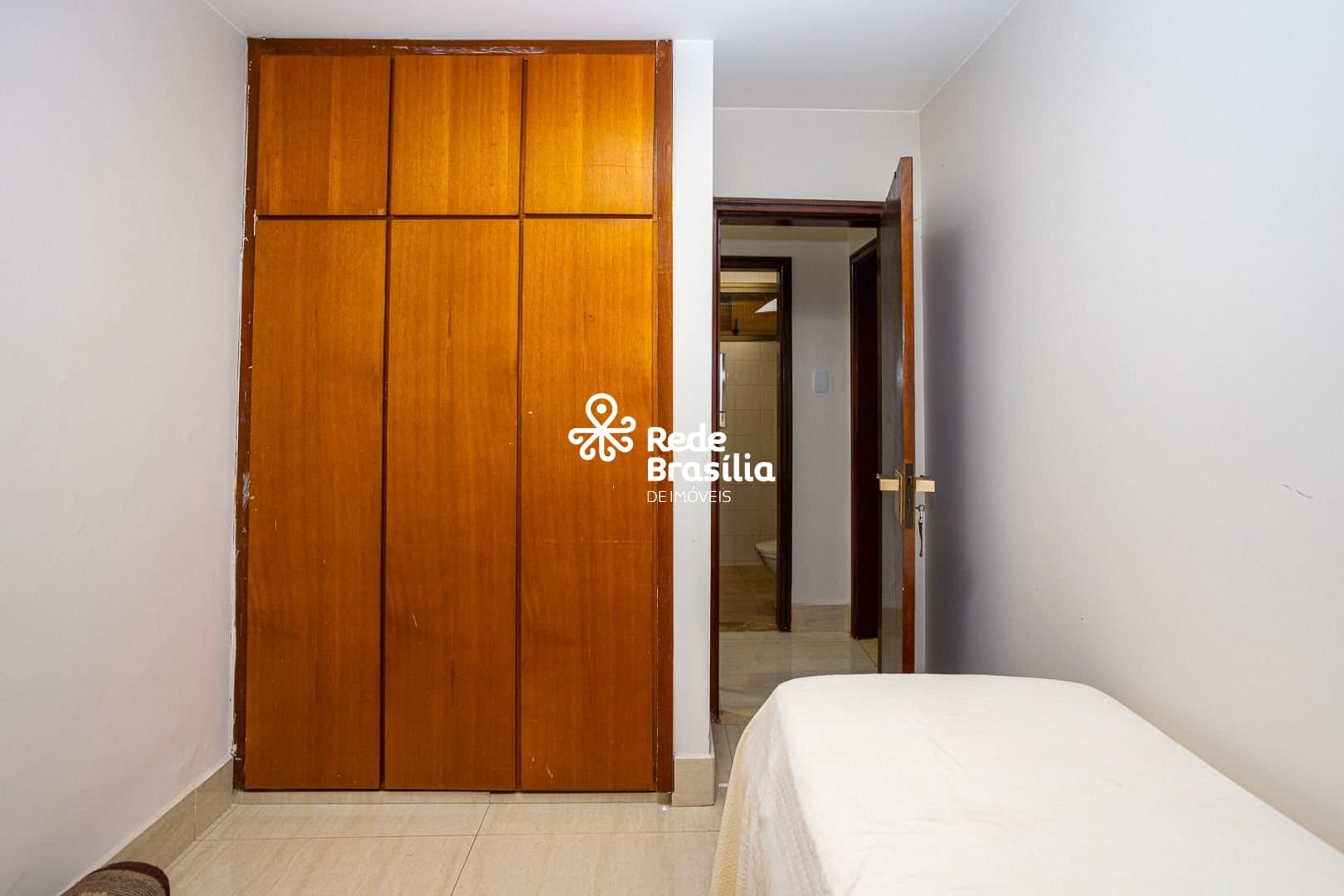 Imagem da propriedade UB1364 22