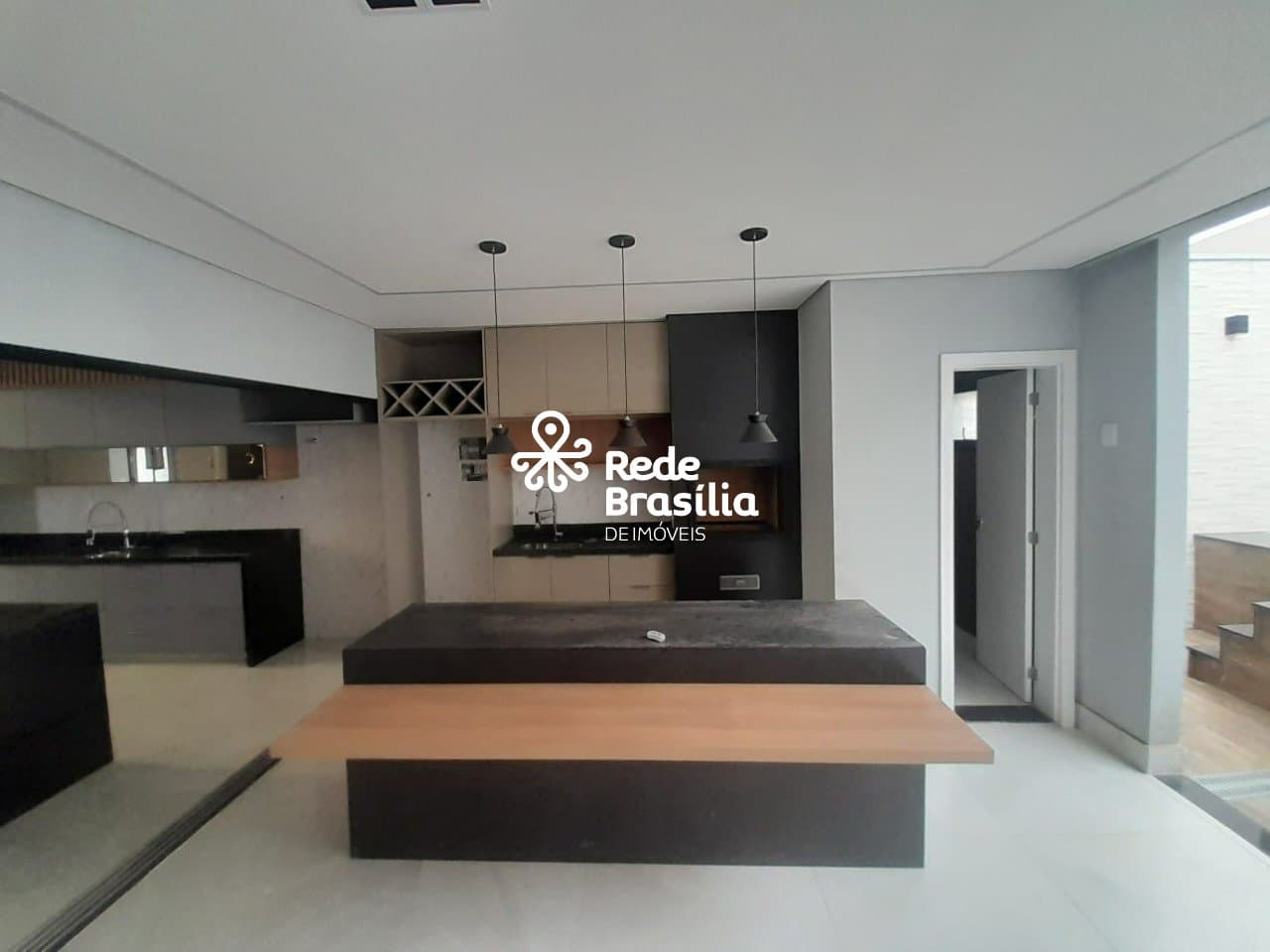 Imagem da propriedade UB1595 24